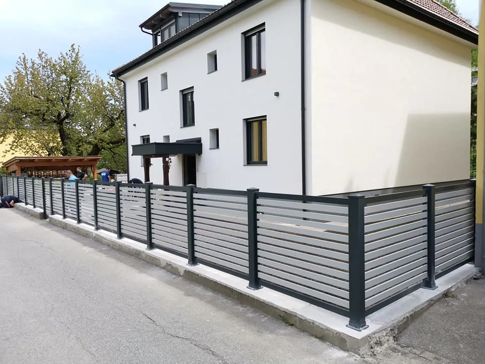 Izvedena ograda ili kapija AluProx